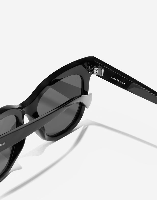 Aura - Polarized Black