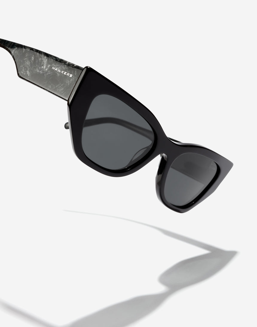 Manhattan - Polarized Granite Dark