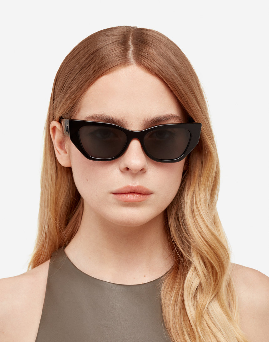 Manhattan - Polarized Granite Dark