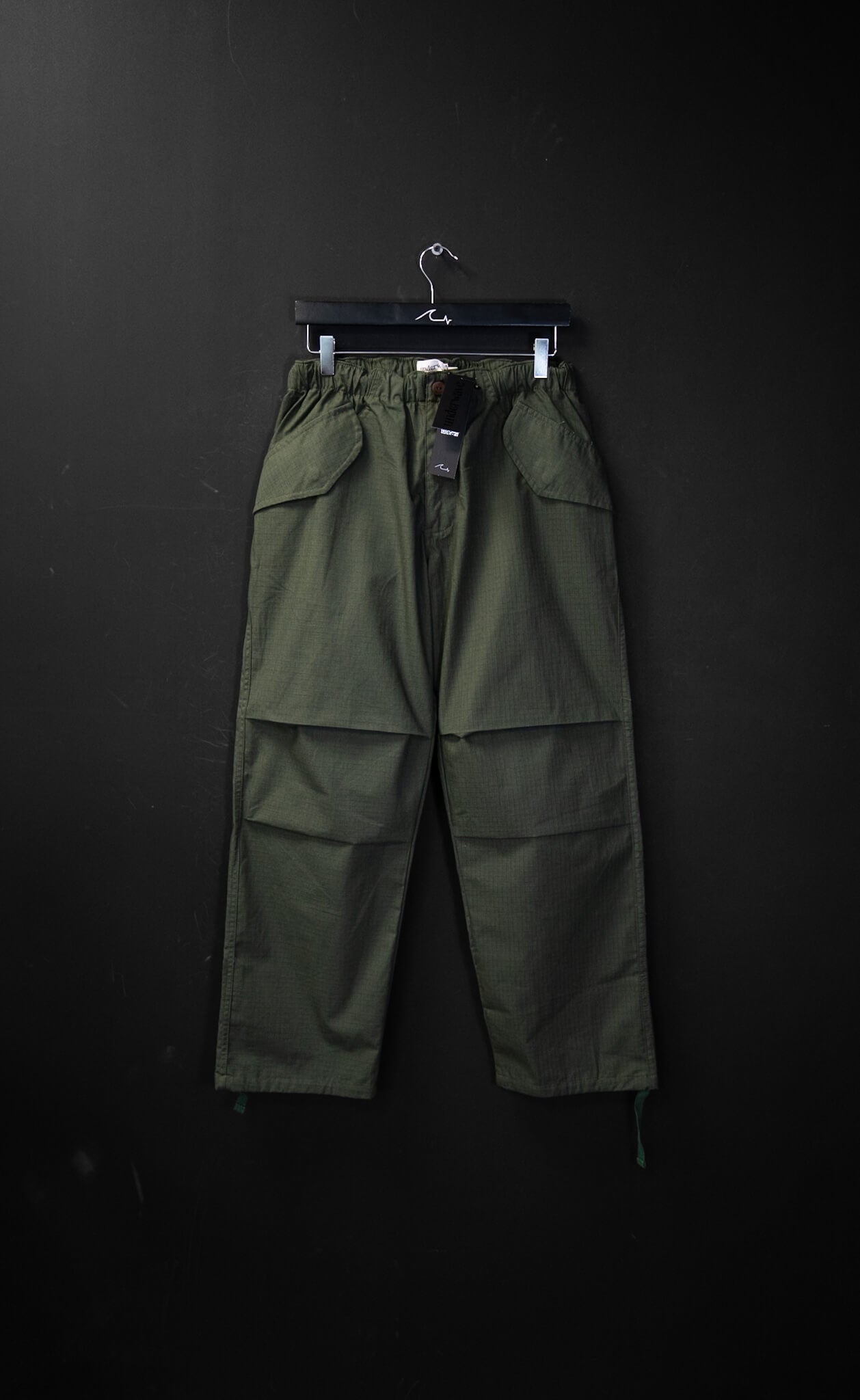 Pantalón Taiwan Verde Militar