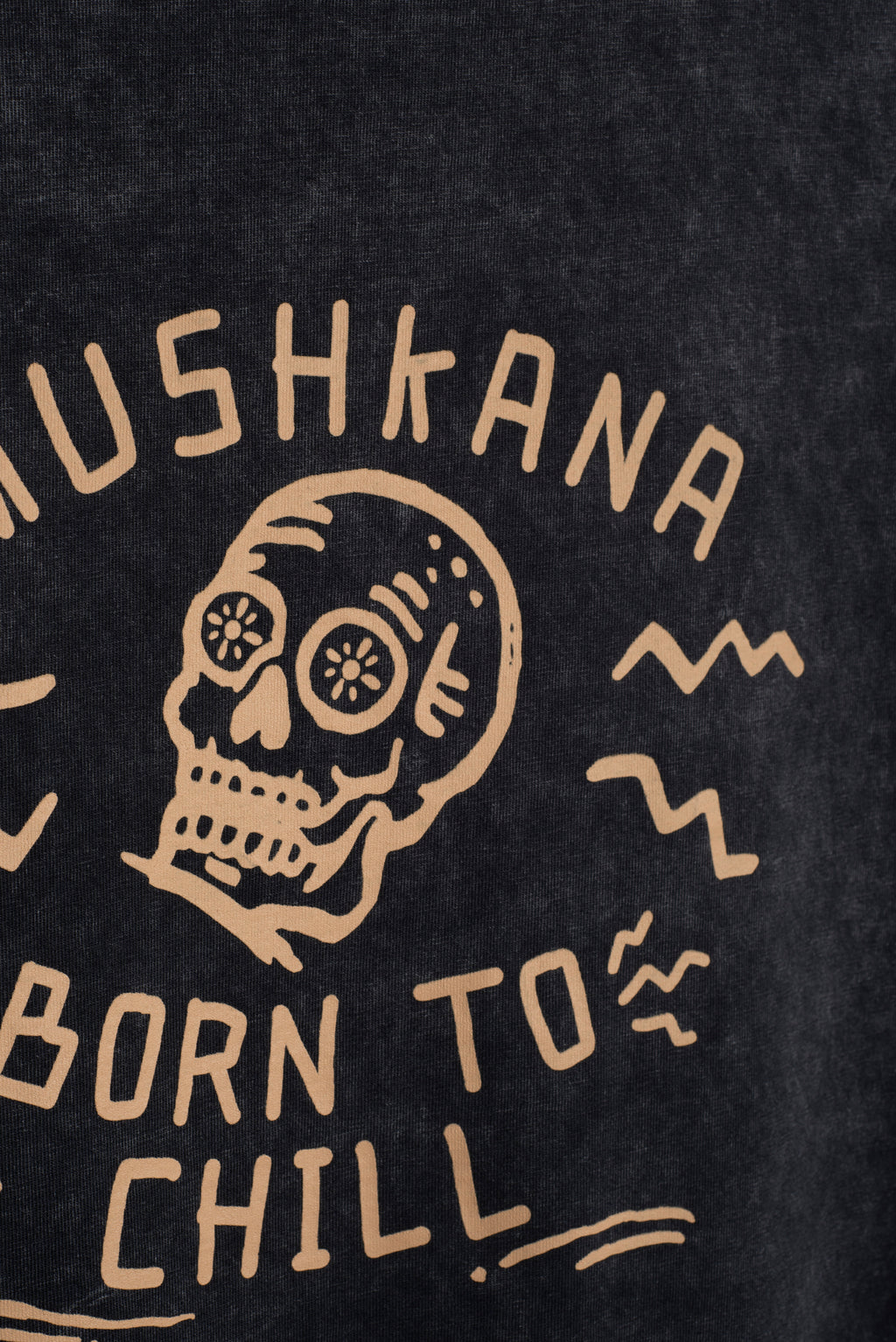Remera Born2Chill Negra Lavada Oversized ss