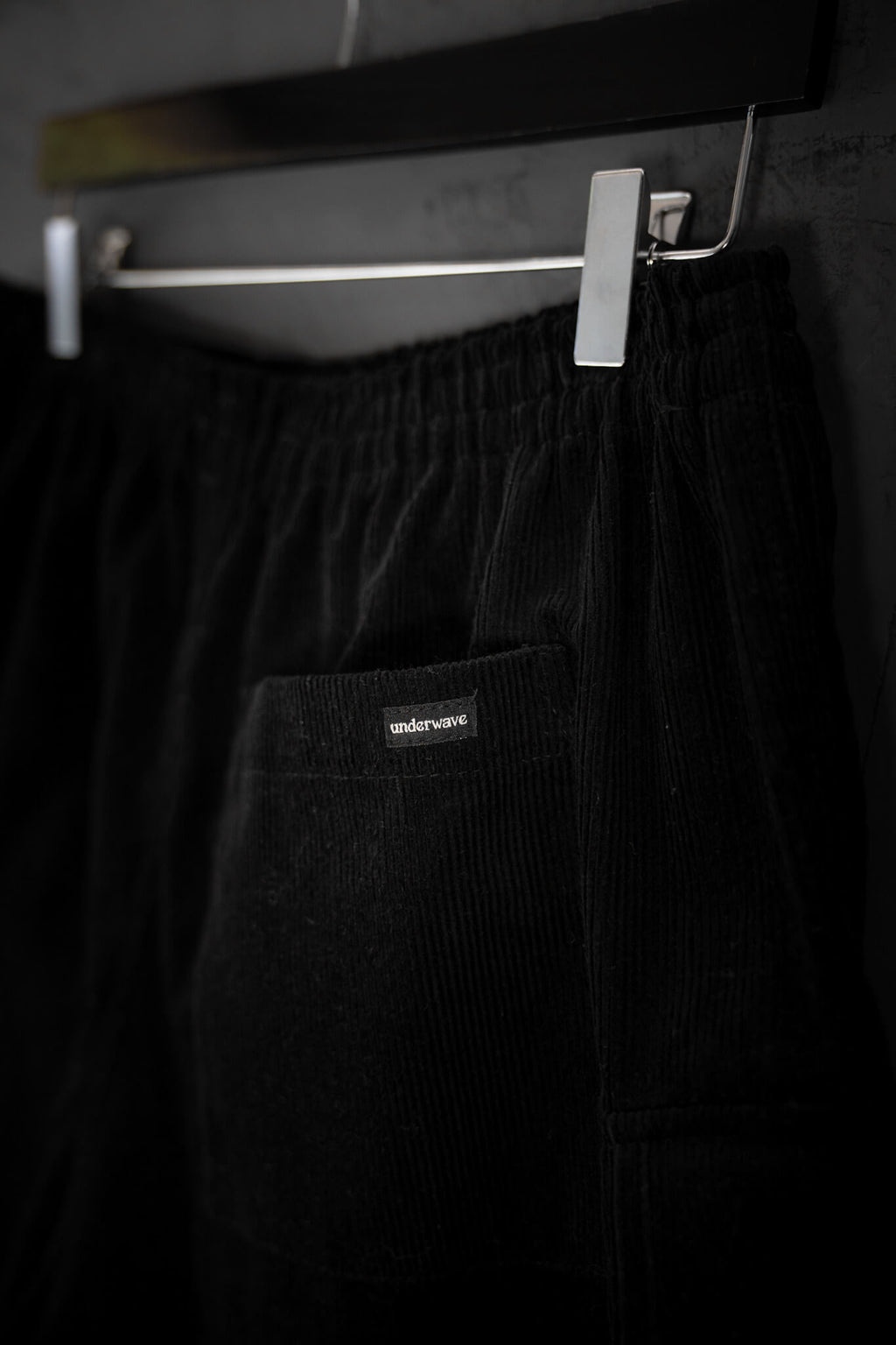 Bermuda Corderoy Negra ss