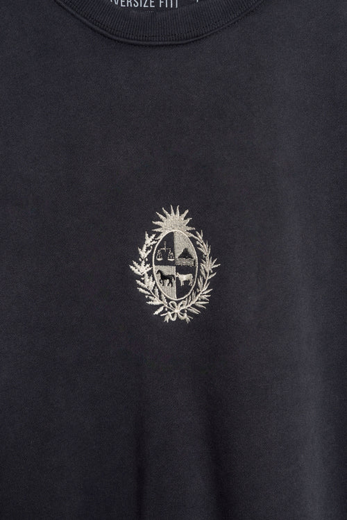 Crew Black Washed Escudo Uruguay