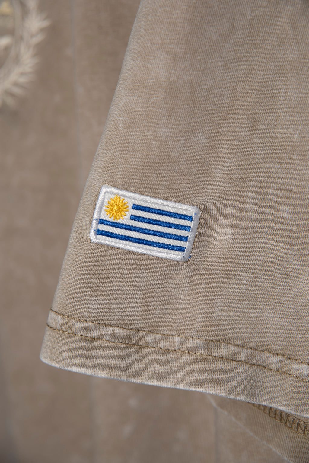 Remera Overbox Grey Escudo Uy