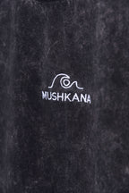 Remera Mushkana Minimal Black Washed Oversize aa