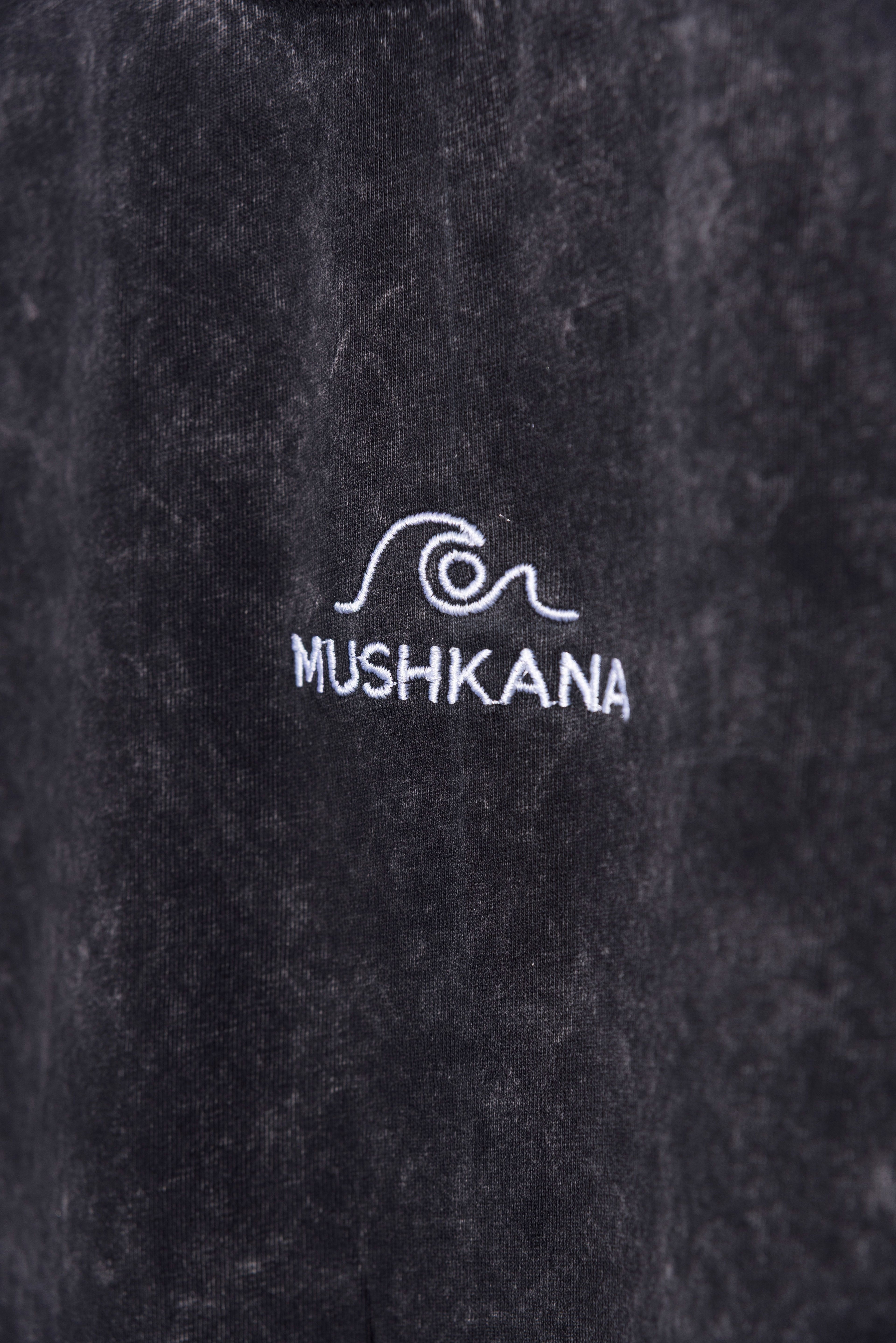 Remera Mushkana Minimal Black Washed Oversize aa