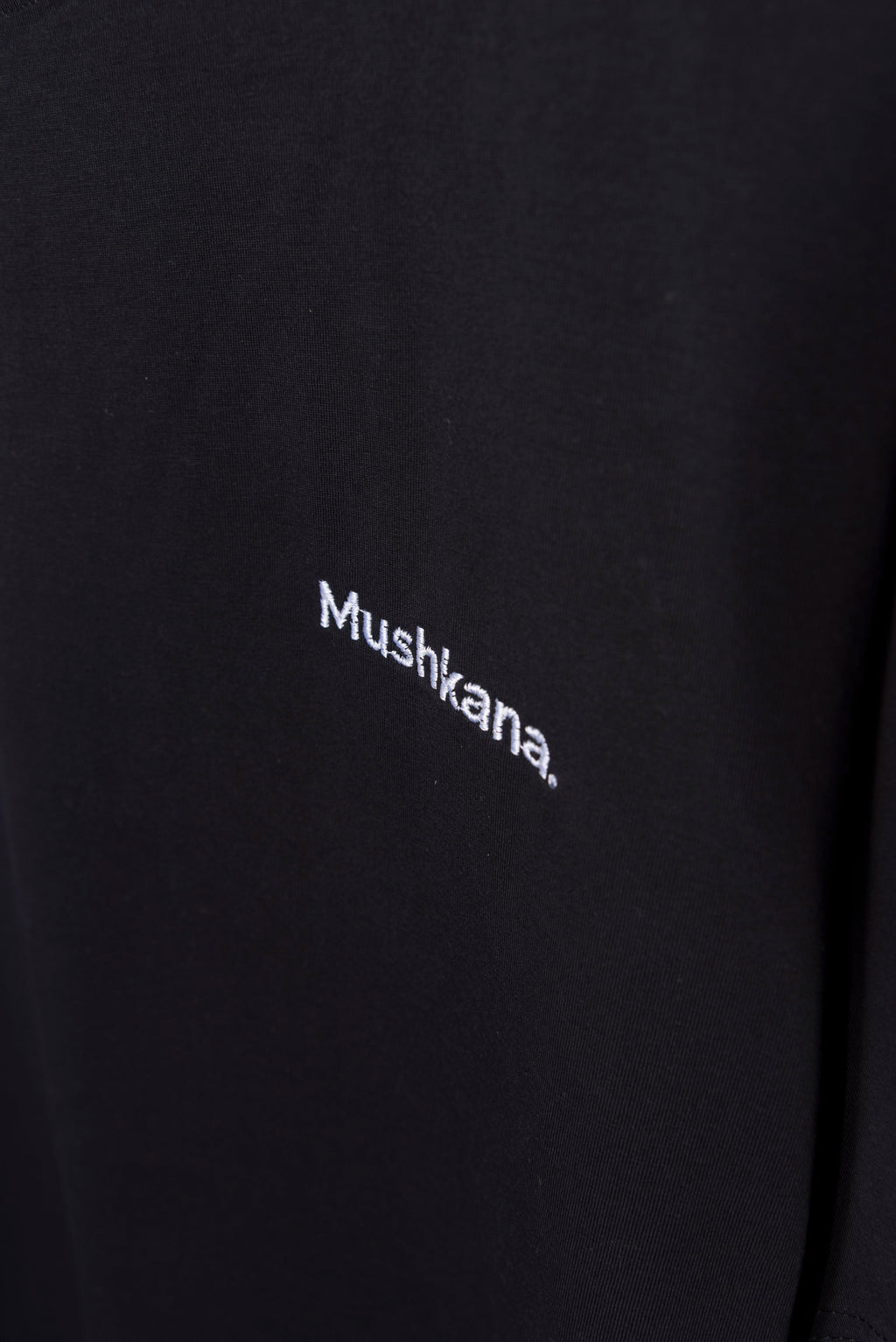 Remera Simplicity Mushkana Calssic Fit Black Solid aa