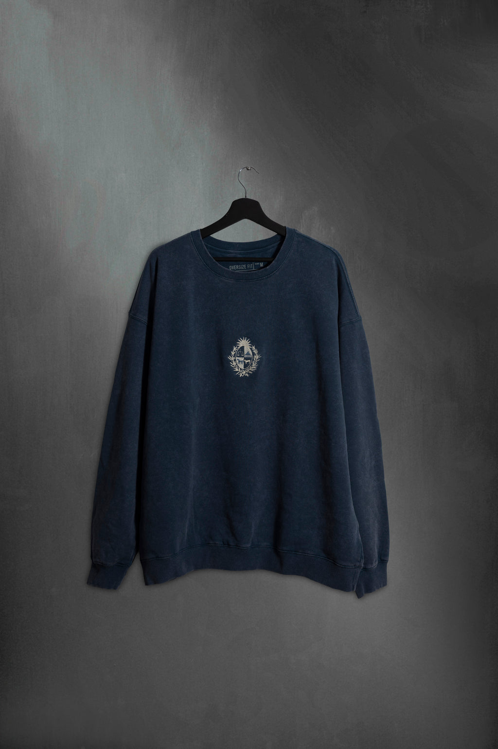 Buzo Azul Washed Escudo Uruguay