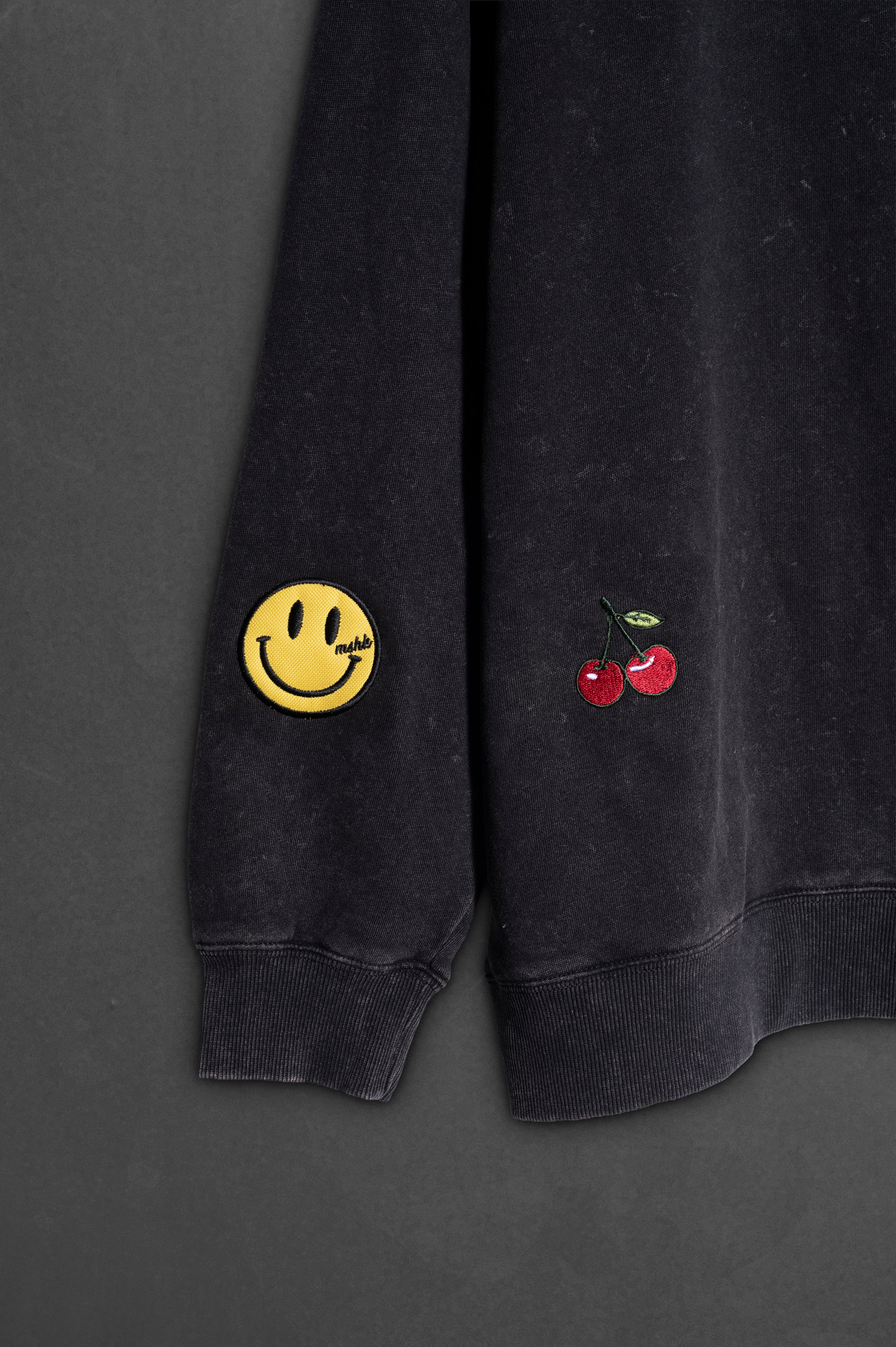 Buzo Negro Lavado Smiley & Cherries
