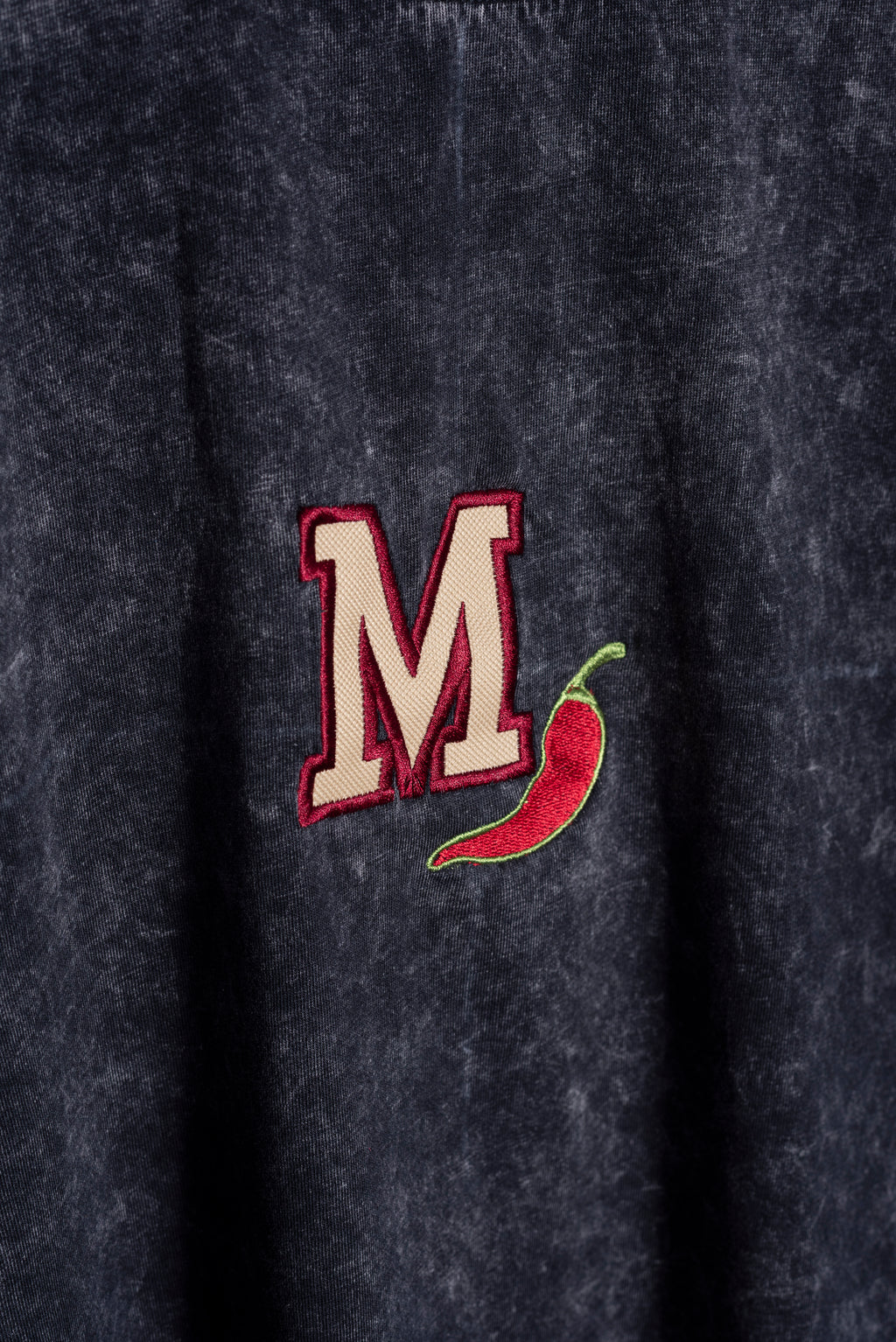 Remera Negra M Chilly Over