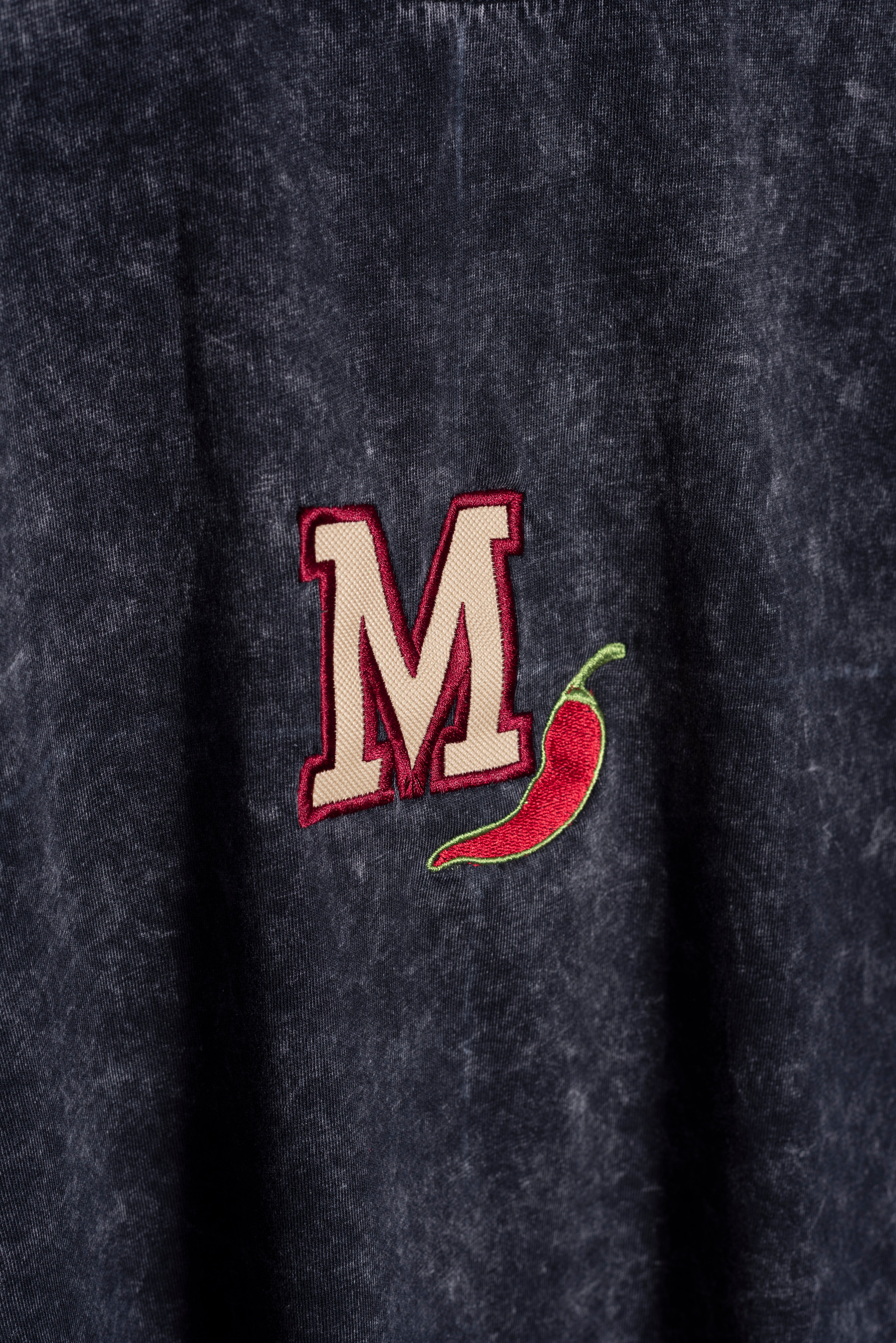 Remera Negra M Chilly Over
