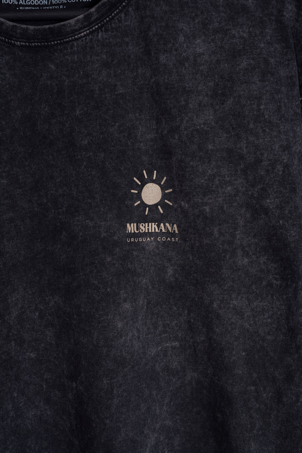 Remera Negra Washed Classic Do Not Disturb
