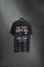 Remera Negra Washed Classic Do Not Disturb