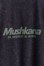 Remera Oversized Mushkana Military Negra Washed