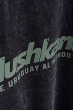 Remera Oversized Mushkana Military Negra Washed