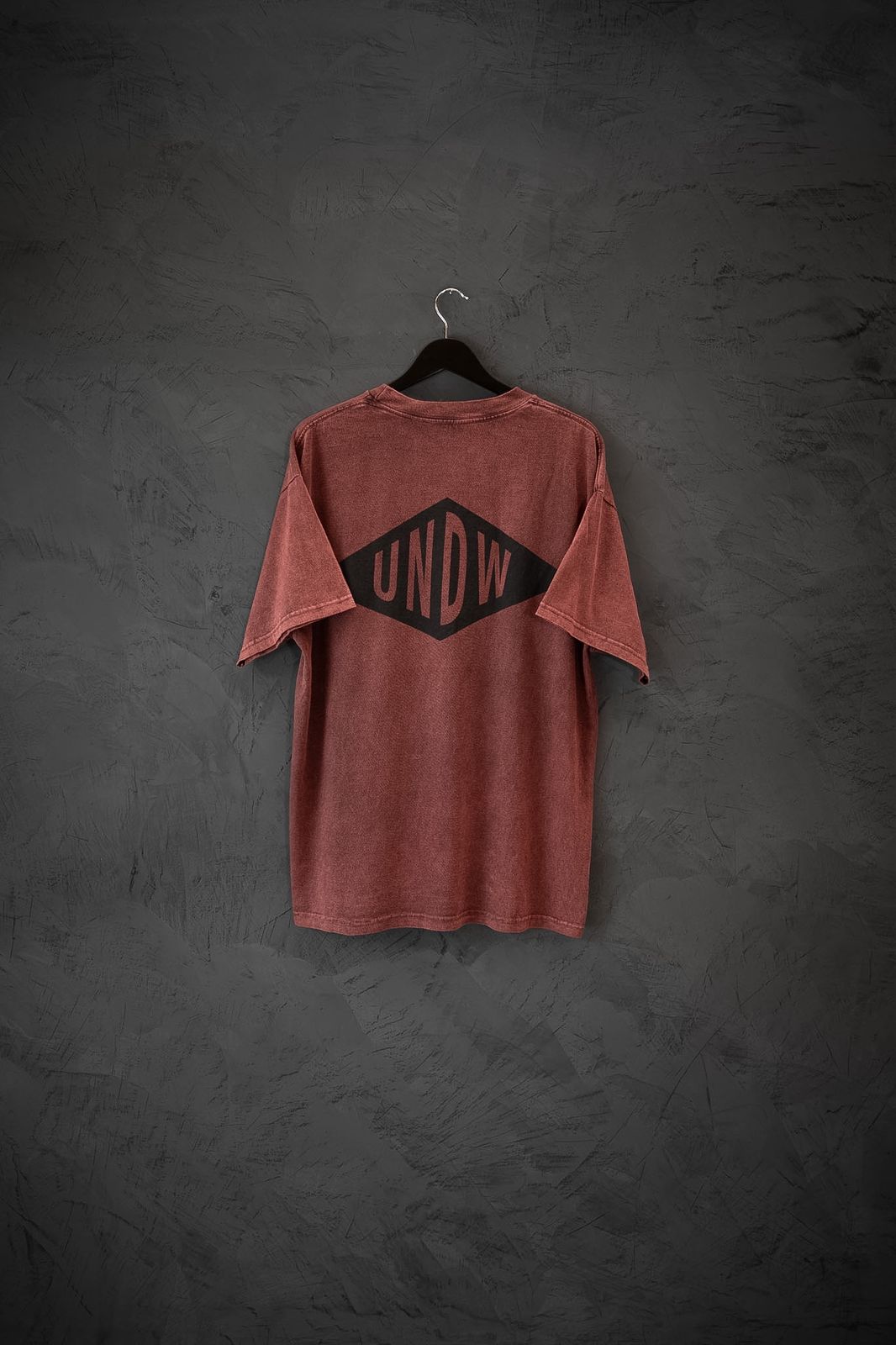 Remera Shape Red Washed