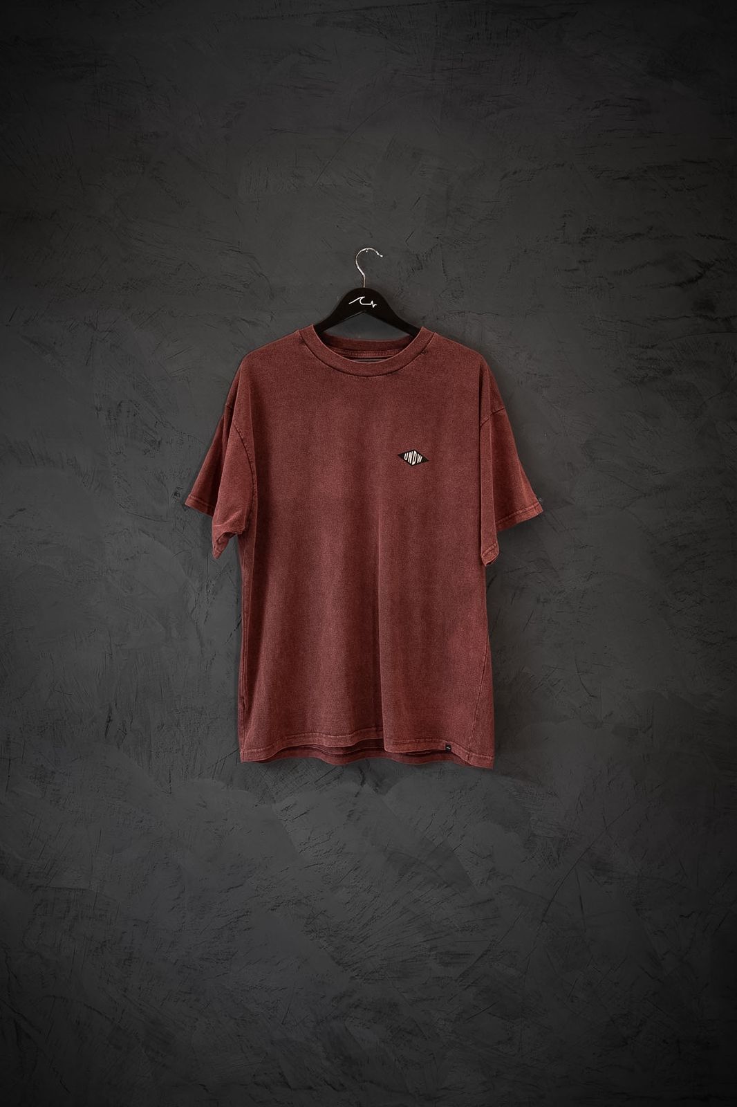 Remera Shape Red Washed