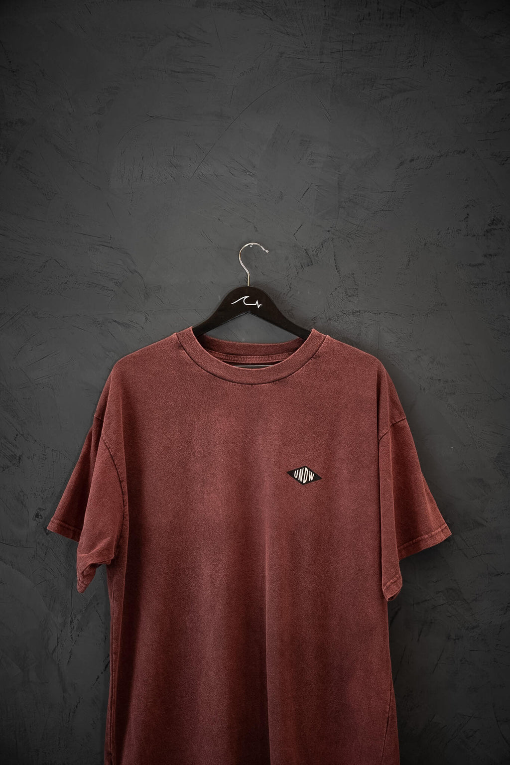 Remera Shape Red Washed