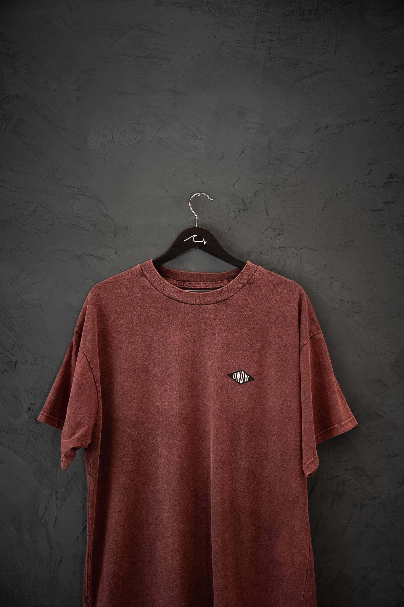 Remera Shape Red Washed