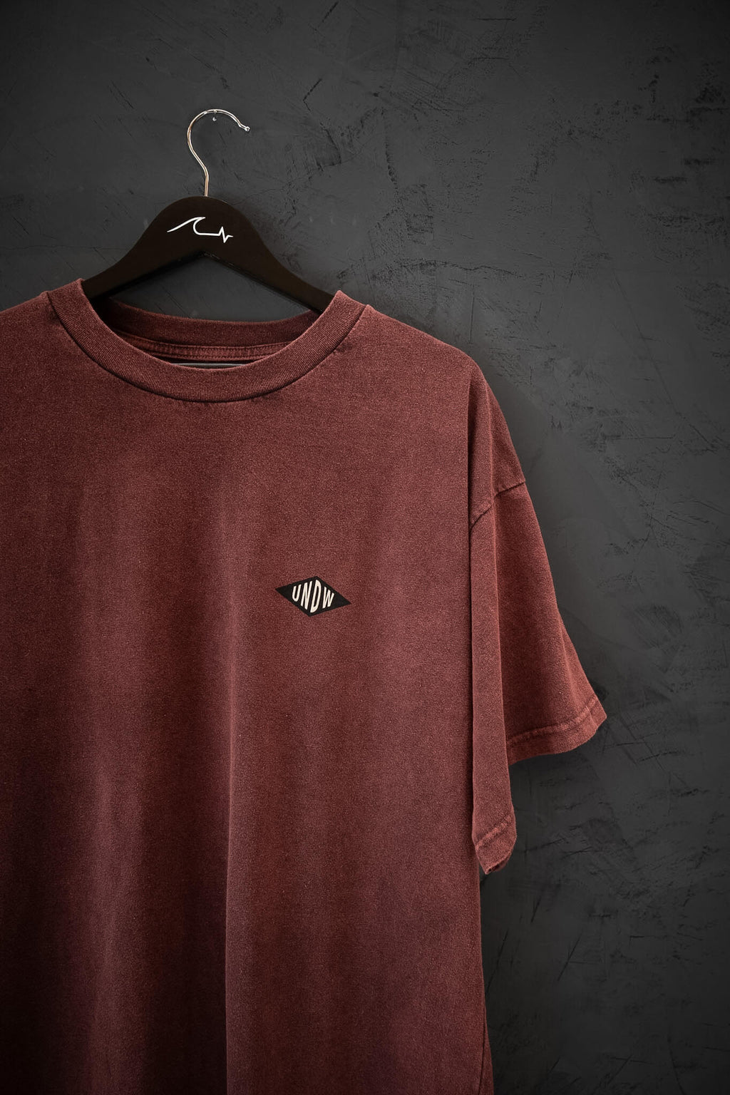 Remera Shape Red Washed
